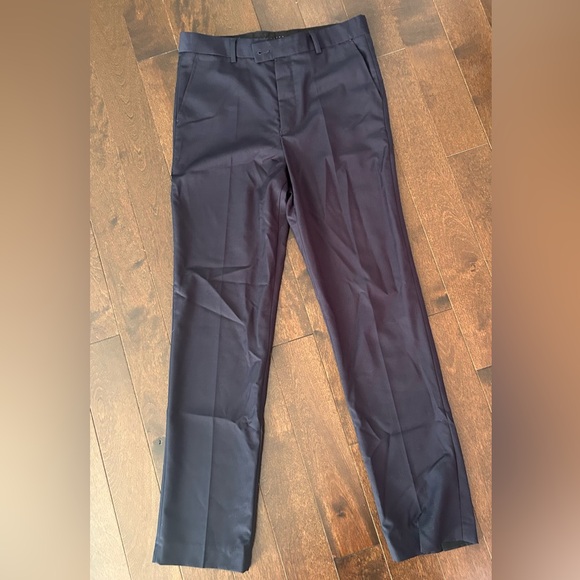 Geoffrey Beene Suit - Picture 4 of 12